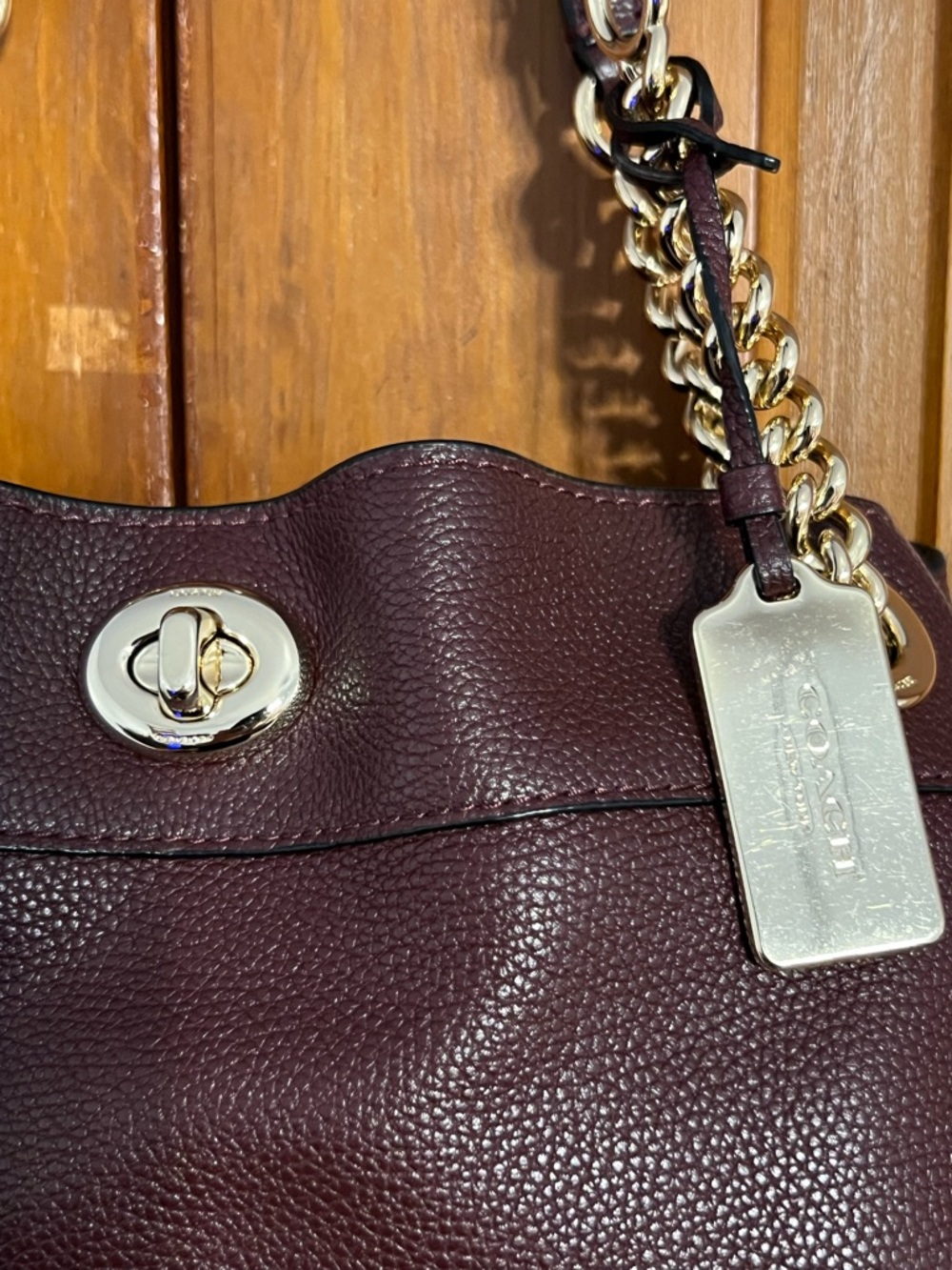 Coach Edie Turnlock Shoulder Bag Burgundy Pebbled Leather Gold Chain Strap EUC - Picture 3 of 16